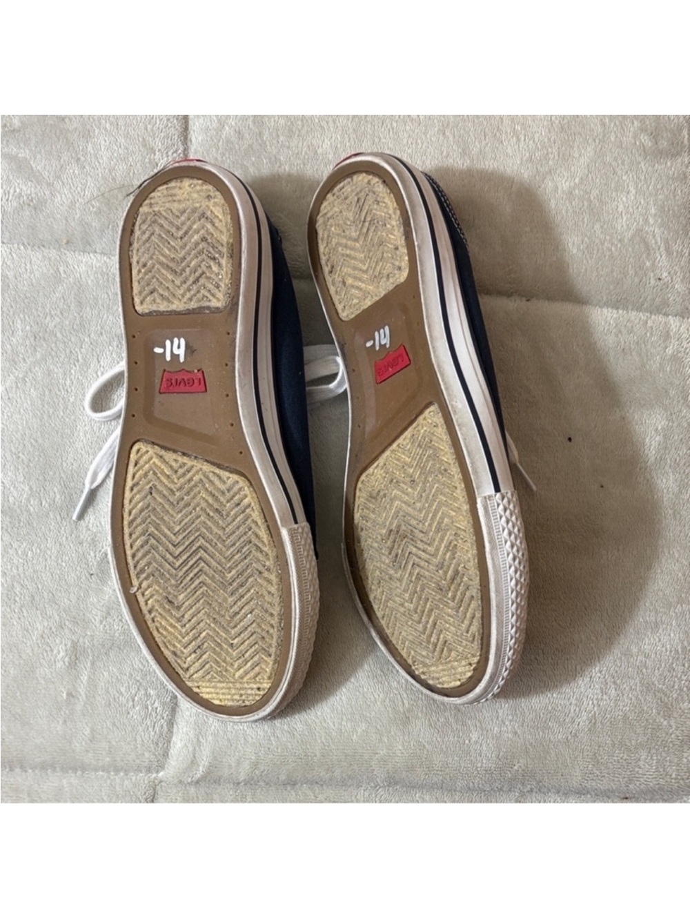 Levi's Navy Blue and White Women’s Low-Top Canvas Sneakers - Picture 4 of 4